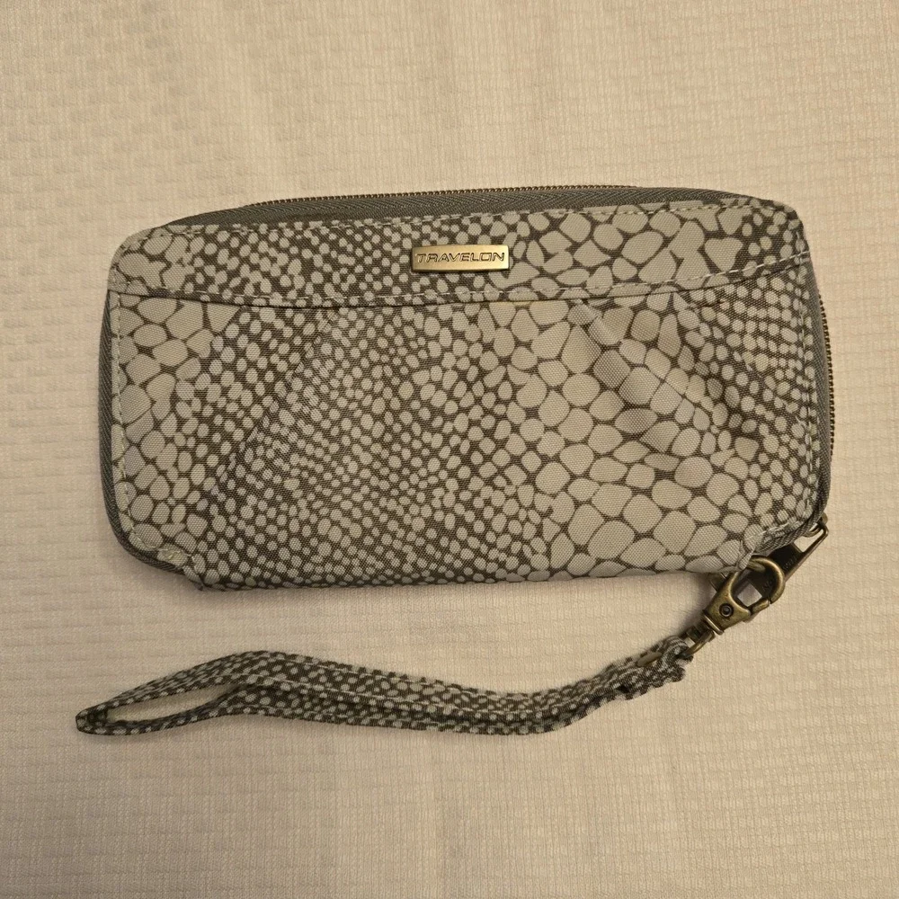 TRAVELON Clutch Wallet RFID‎ Blocking Zip Around Travel Security Vacation EUC